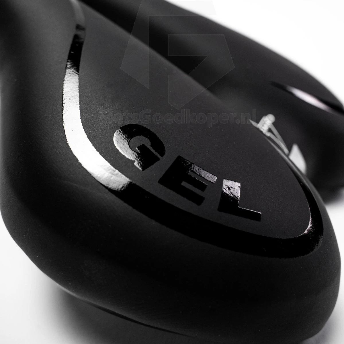 Voltano Trekking Fietszadel - Comfortabel Gel Zadel - Met Uitsparing - Inclusief Zadelstrop - 100% Waterdicht - Unisex - Zwart - Image 2